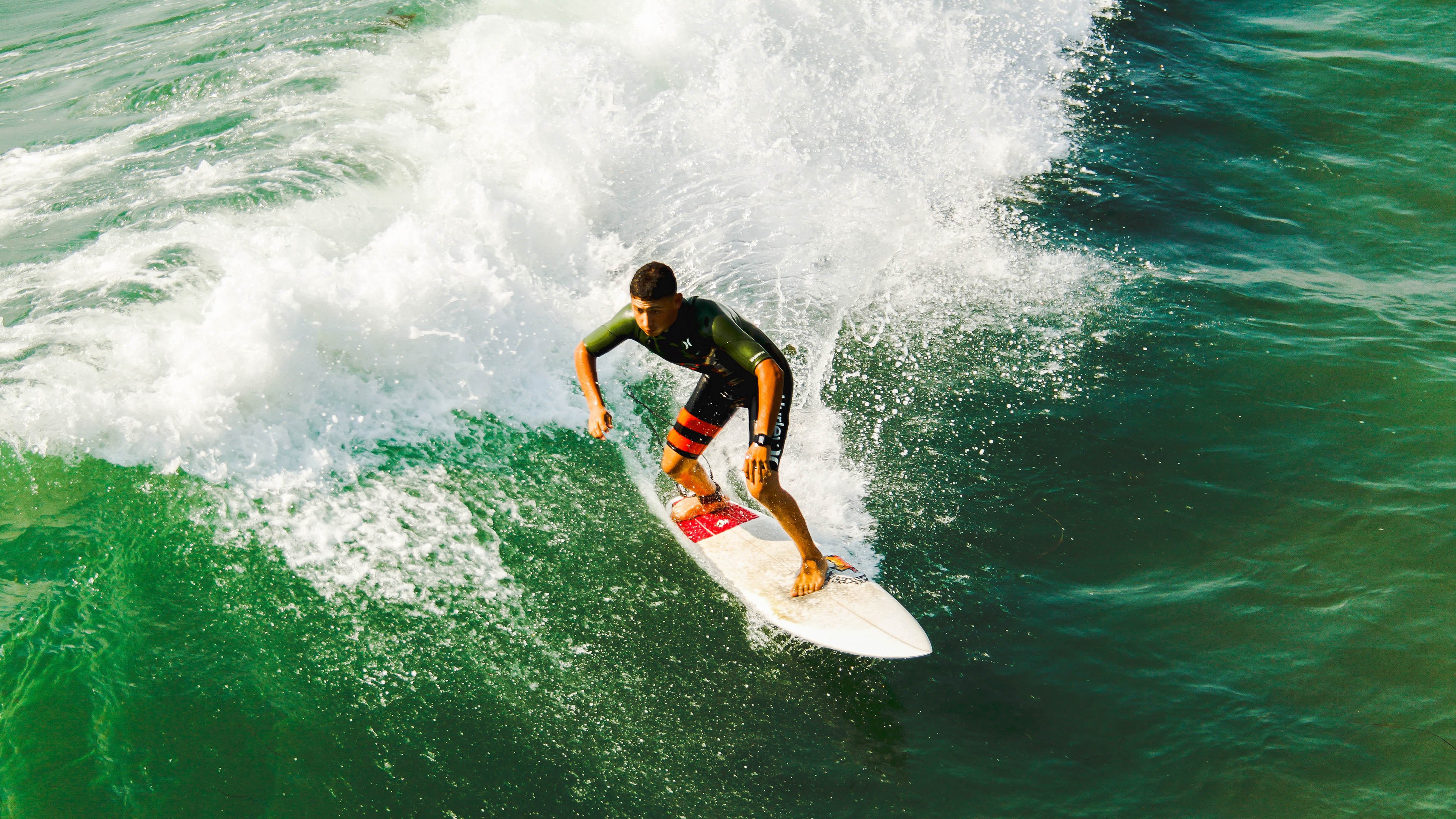 贝林厄姆状态火热引领西班牙翻盘韩国，新一代中场大师的崛起之夜